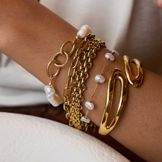 Amayah Jewelry Isla Pearl Bar Bracelet — baroque pearl stations alternating with gold bar links