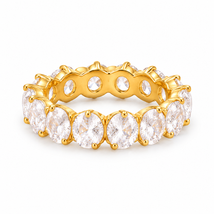 Close-up of round CZ stones on Odette Ring